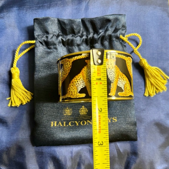 Halcyon Days Enamel Leopard Cuff Bangle in 18k Gold / Medium - Picture 8 of 9